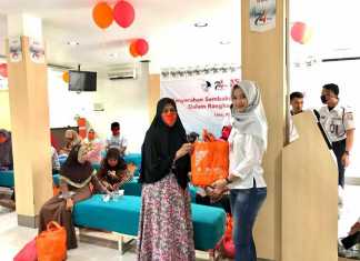 BNI Liwa Peringati HUT BNI 74 Dengan Bagikan Sembako Ke Lingkungan Sekitar