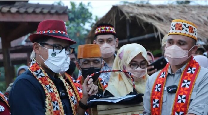 Sandiaga Uno Kunjungi Kampung Kopi Lampung Barat